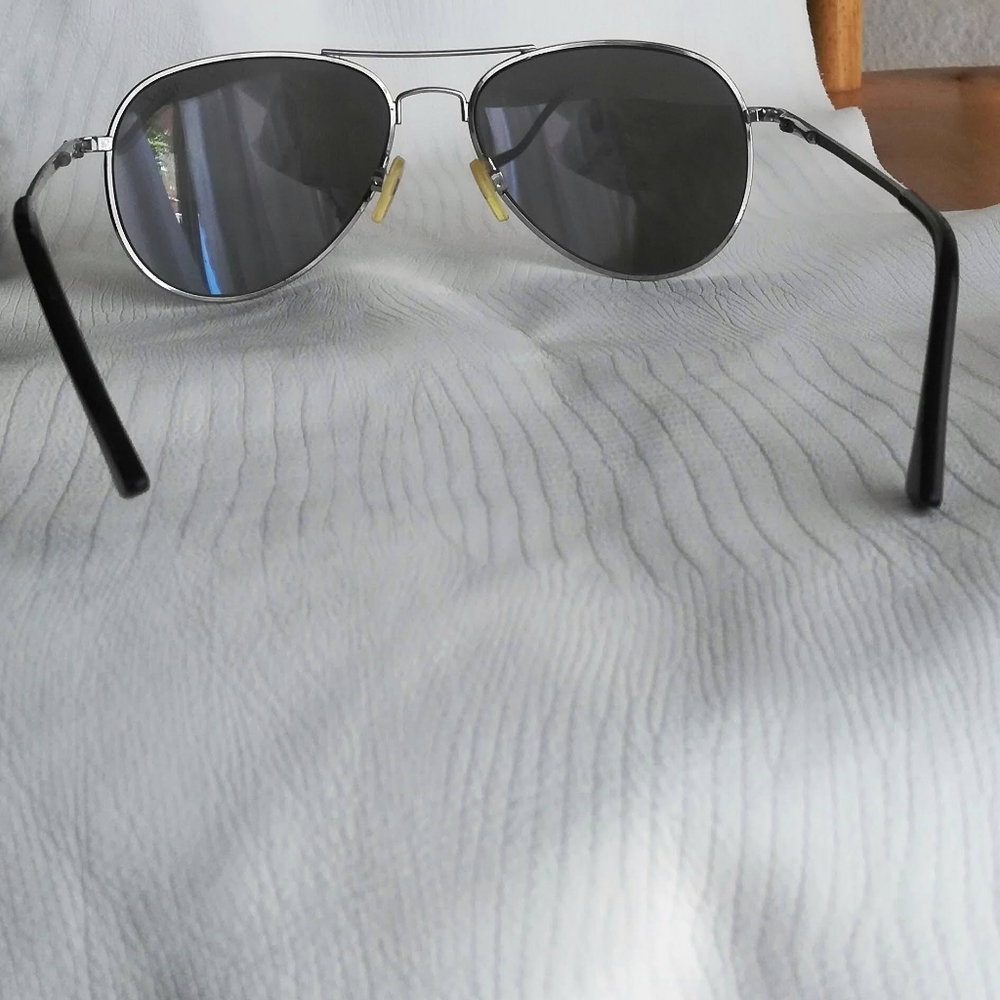 Marc NY Aviator Shades Mirror Finish - Picture 5 of 8